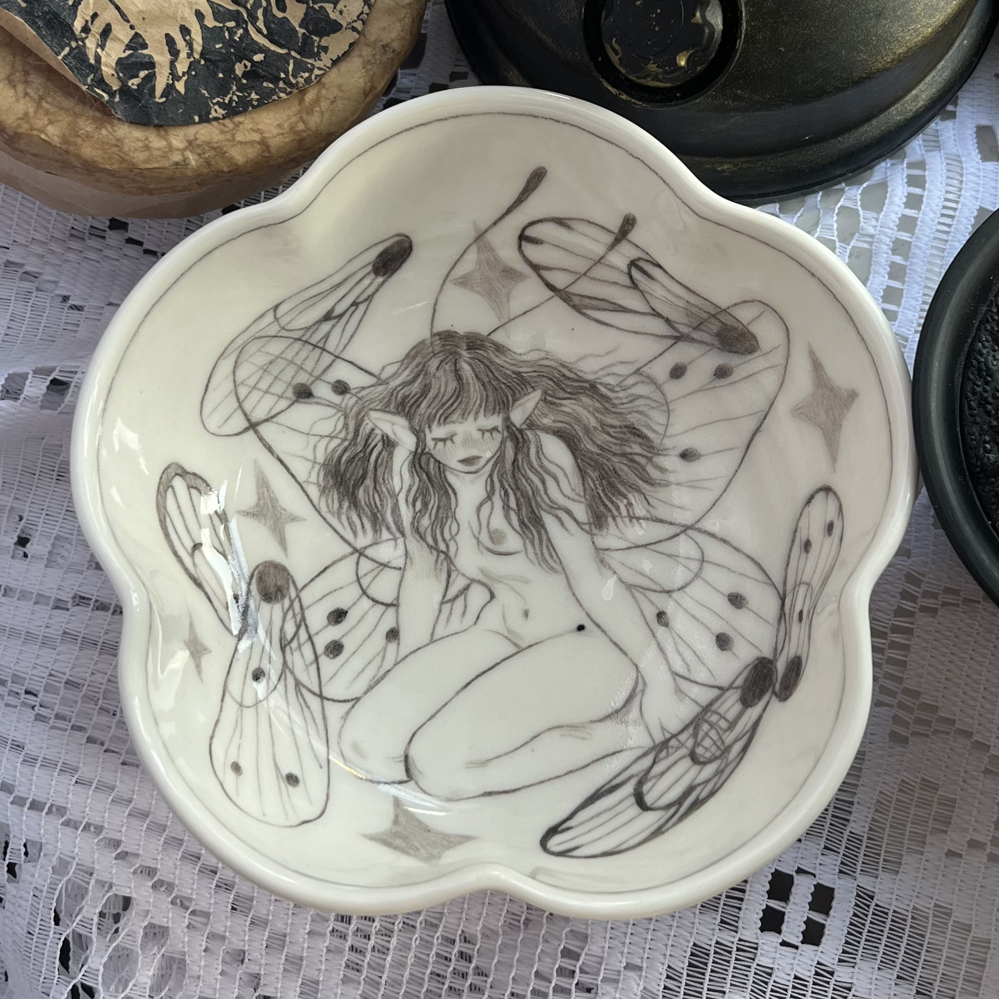 Глубокая тарелка в форме цветка с феечкой ✶