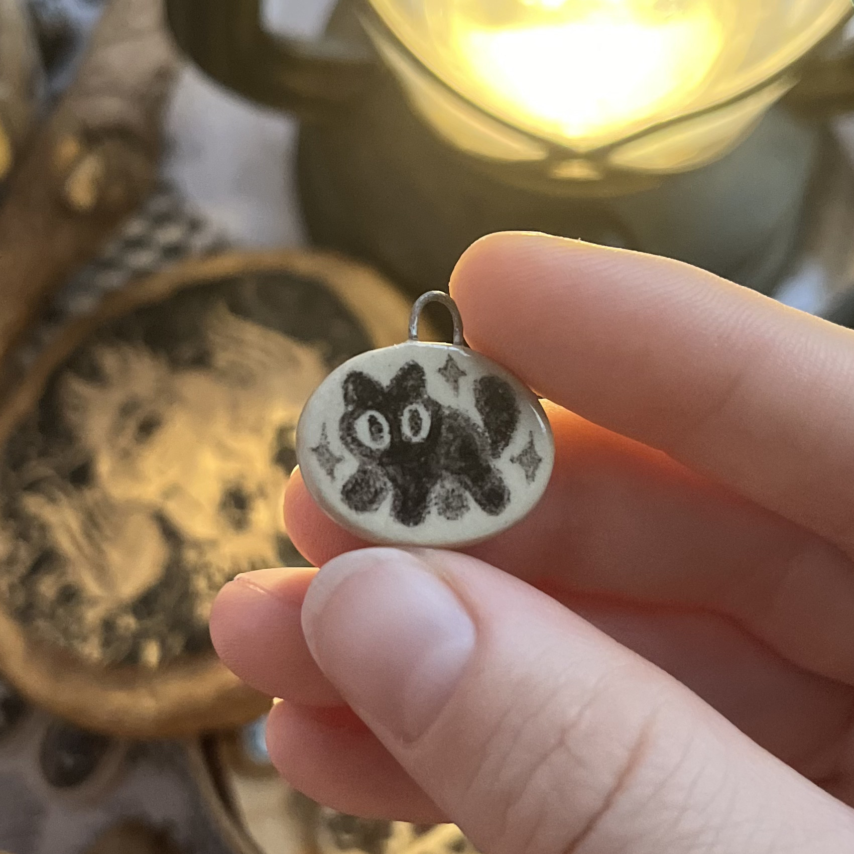 Кулончик/моносерьга чёрный котик бегит