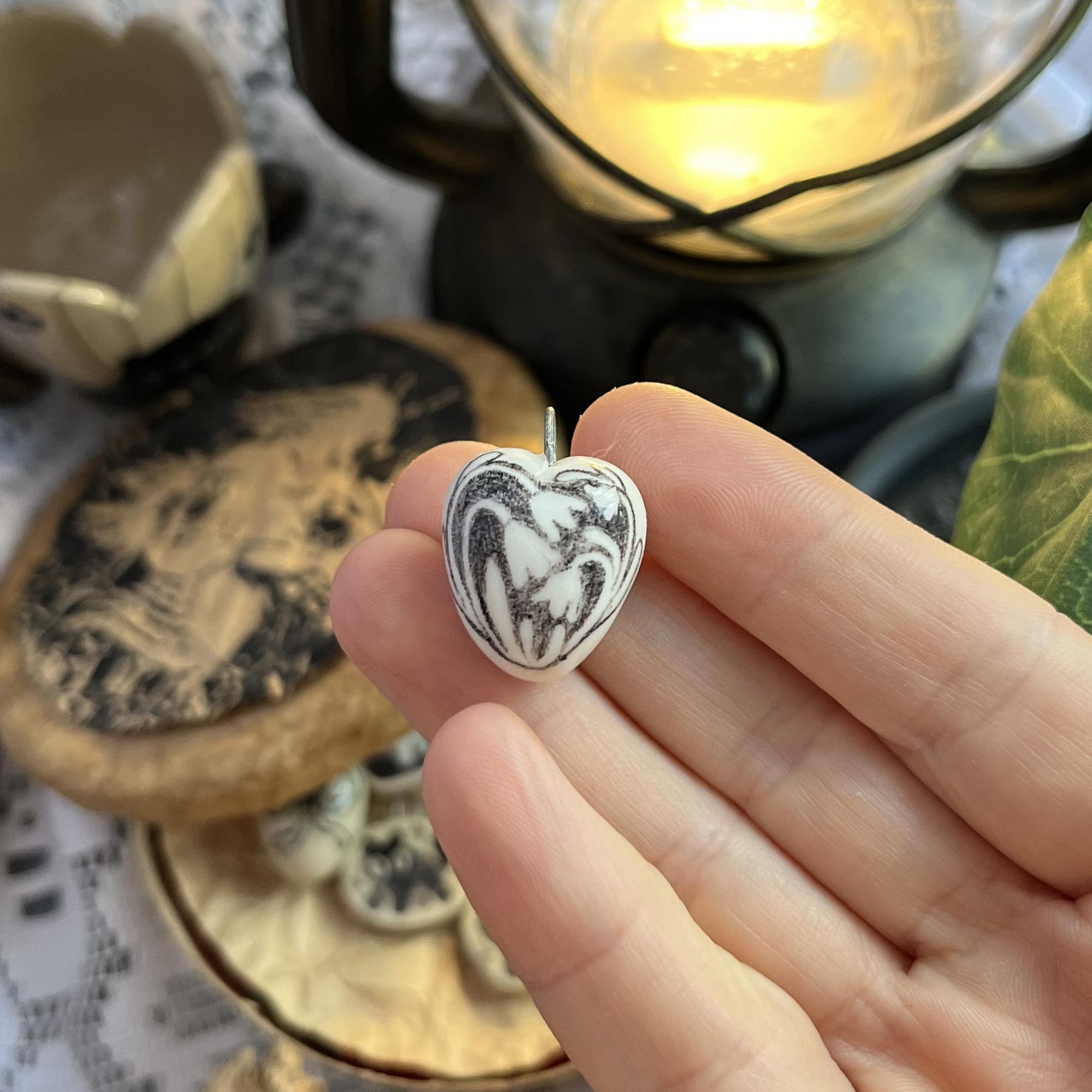 Кулончик/моносерьга сердце с цветами