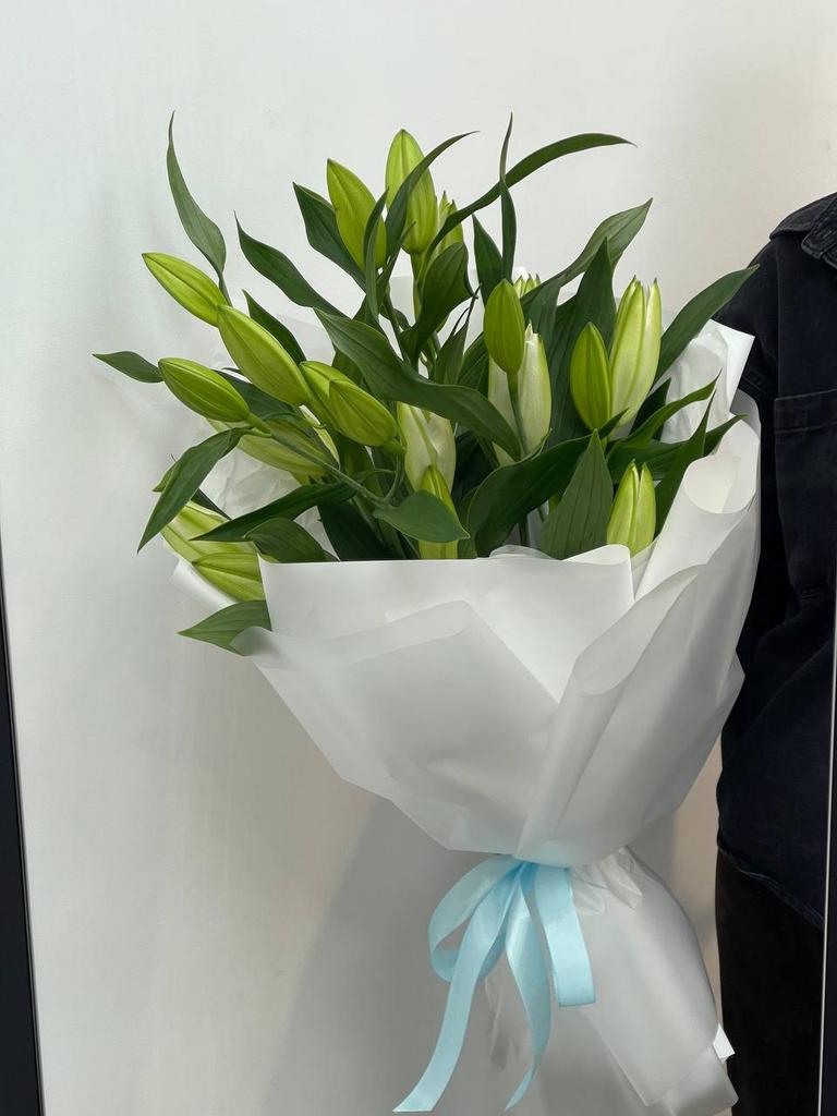 монобукет из лилий