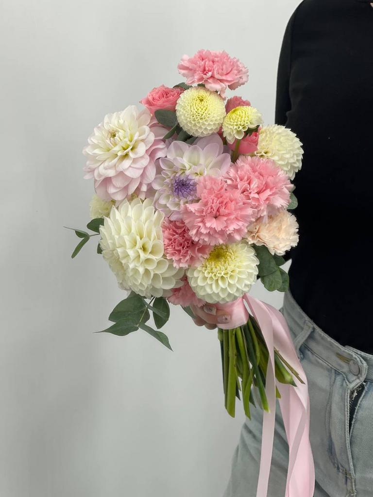 Свадебный букет с георгинами