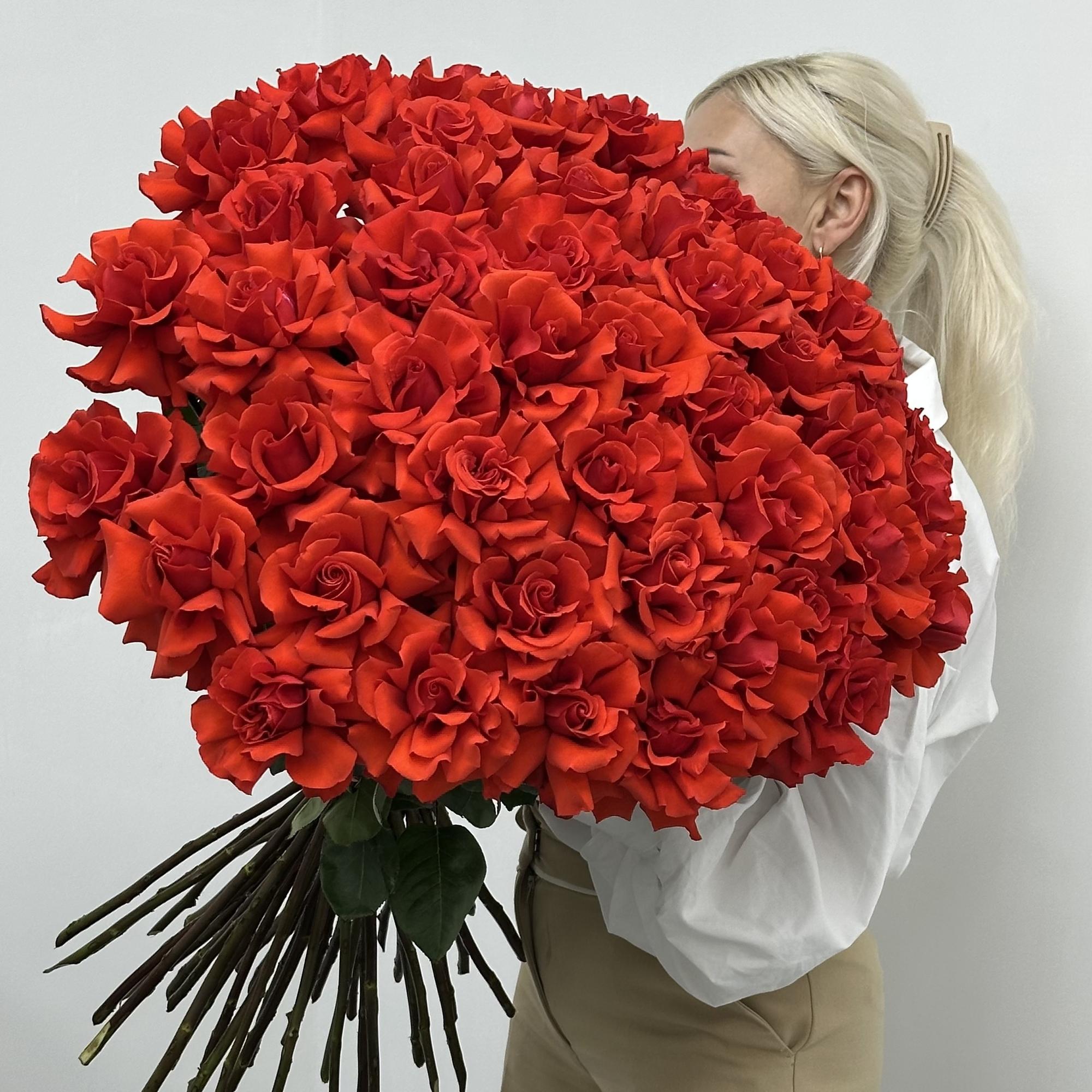 Авторский букет с красными французскими розами