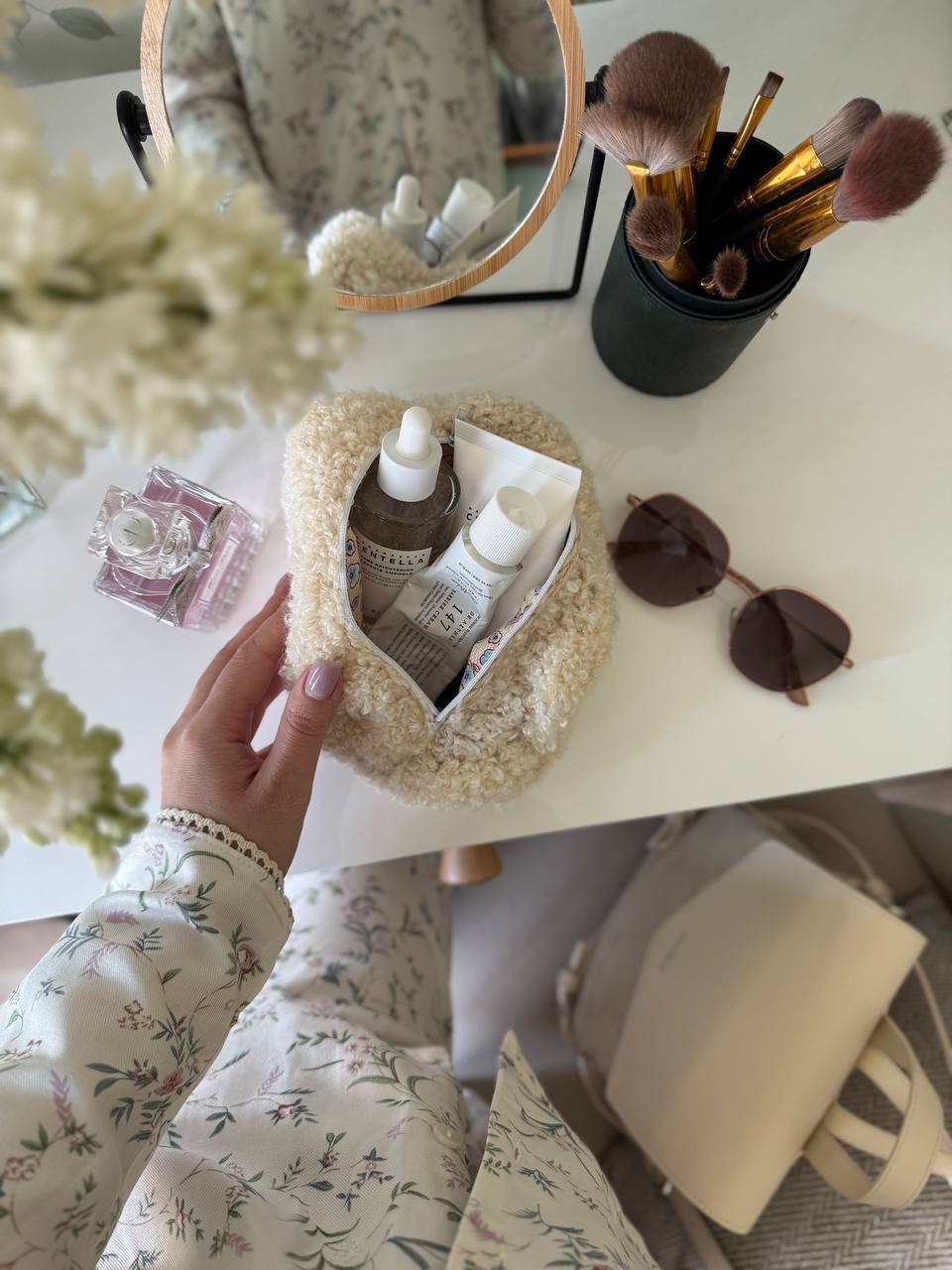 Совместник  по  вязанию. Спицами косметички «Букле»