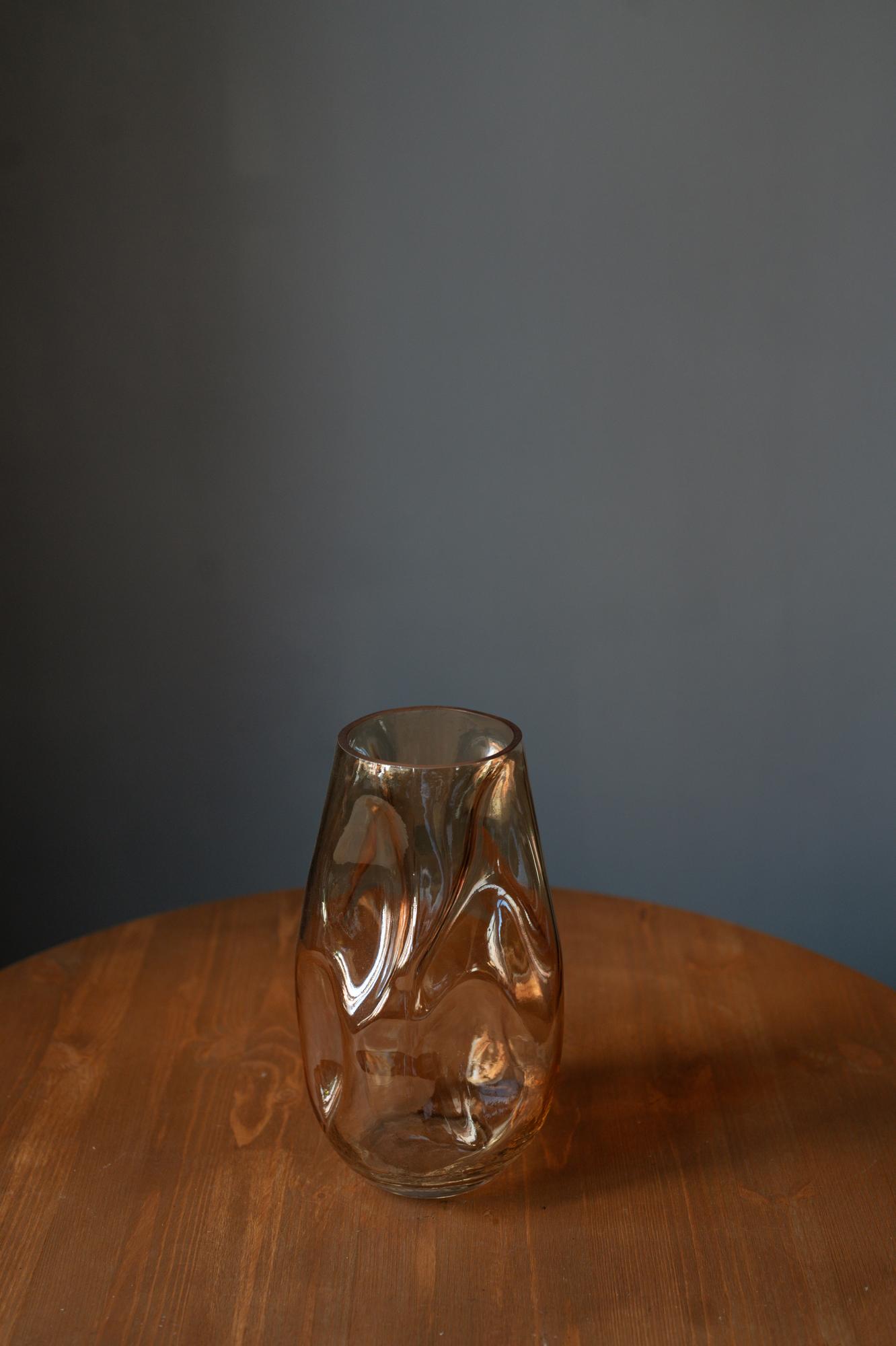 Ваза янтарная мятая