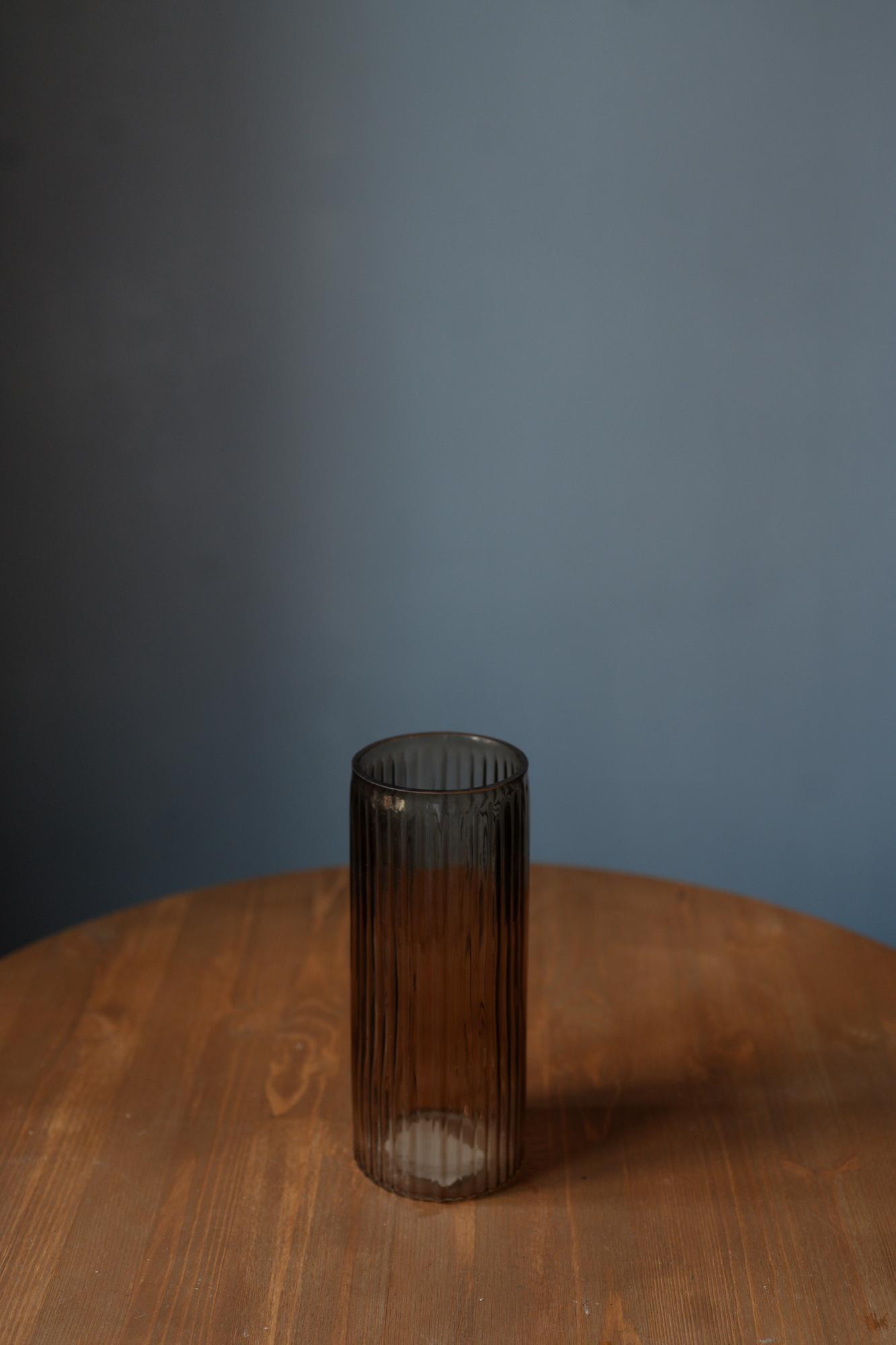 Ваза темное стекло граненая