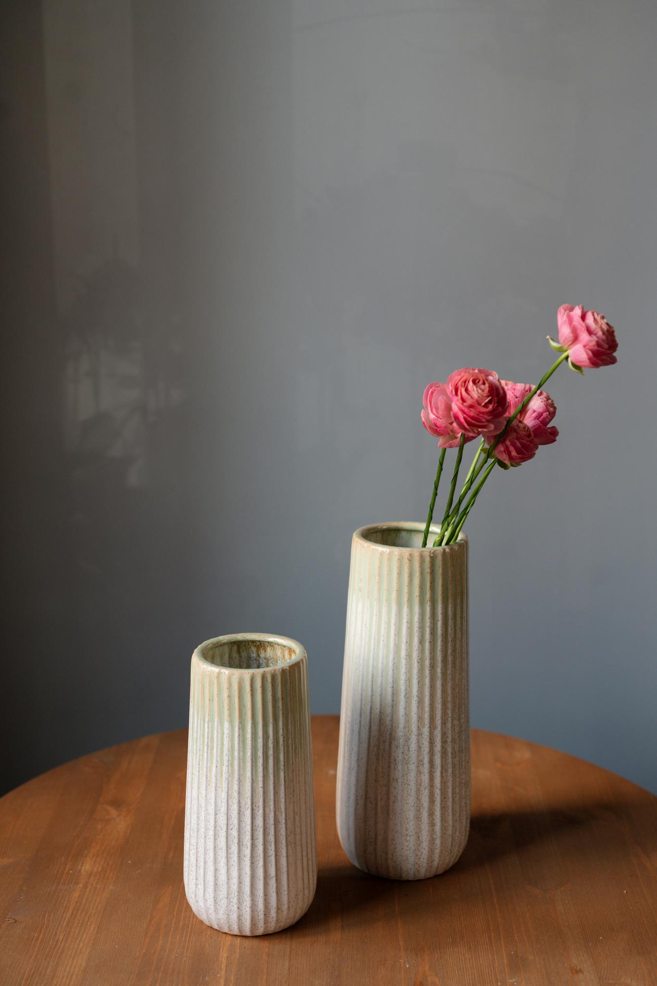 Ваза бело-фисташковый градиент