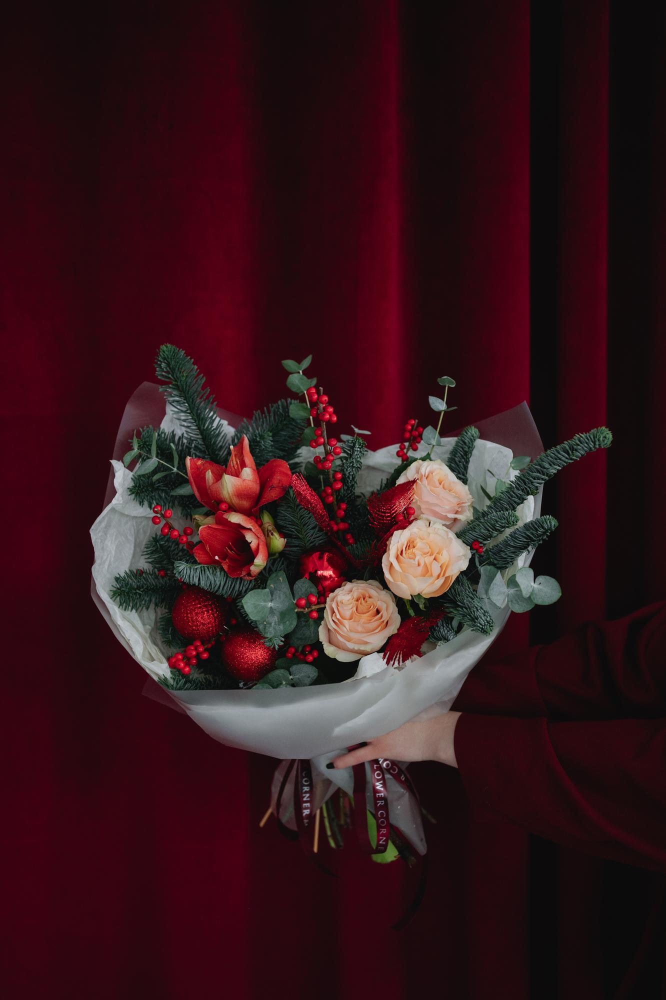 Букет с амарилисом