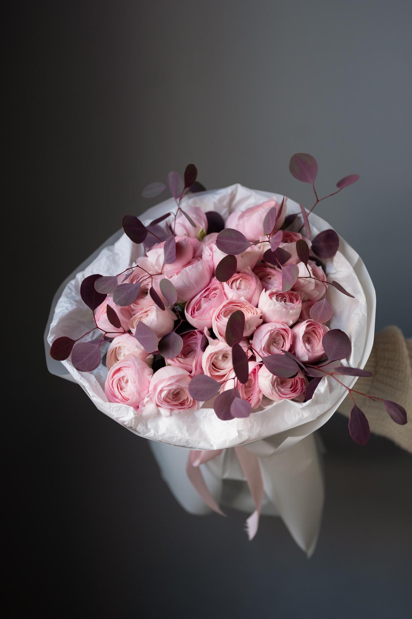 Букет с ранункулюсами