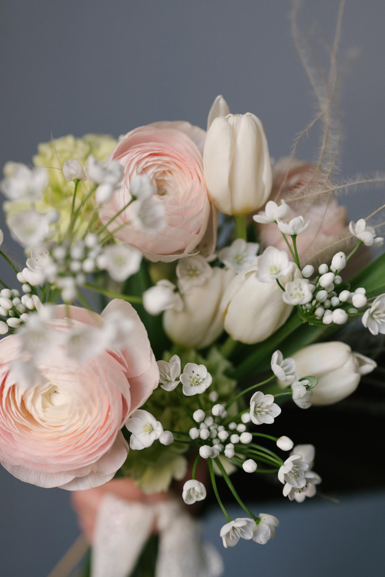 Свадебный букет с ранункулюсами