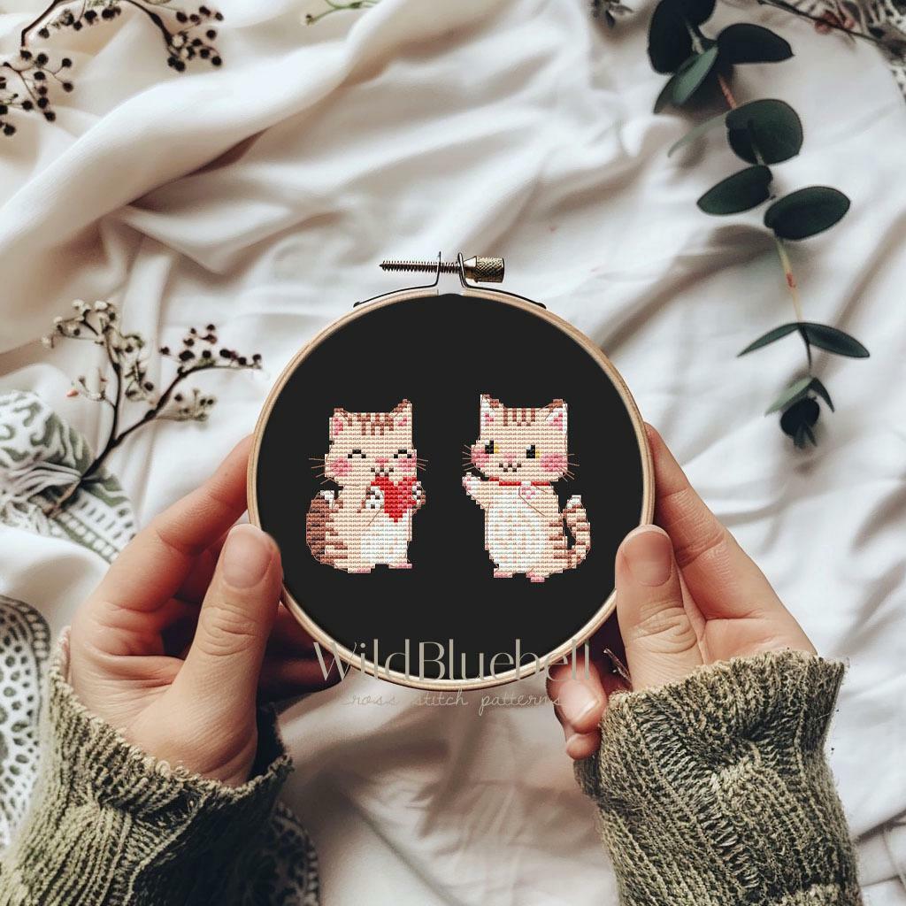 Сердце в лапках (три кота). Электронная схема вышивки крестиком