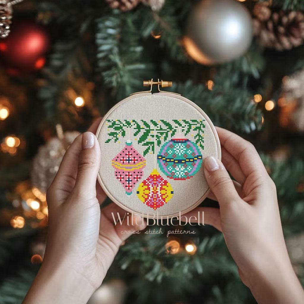 Новогодние шары. Электронная схема вышивки крестиком