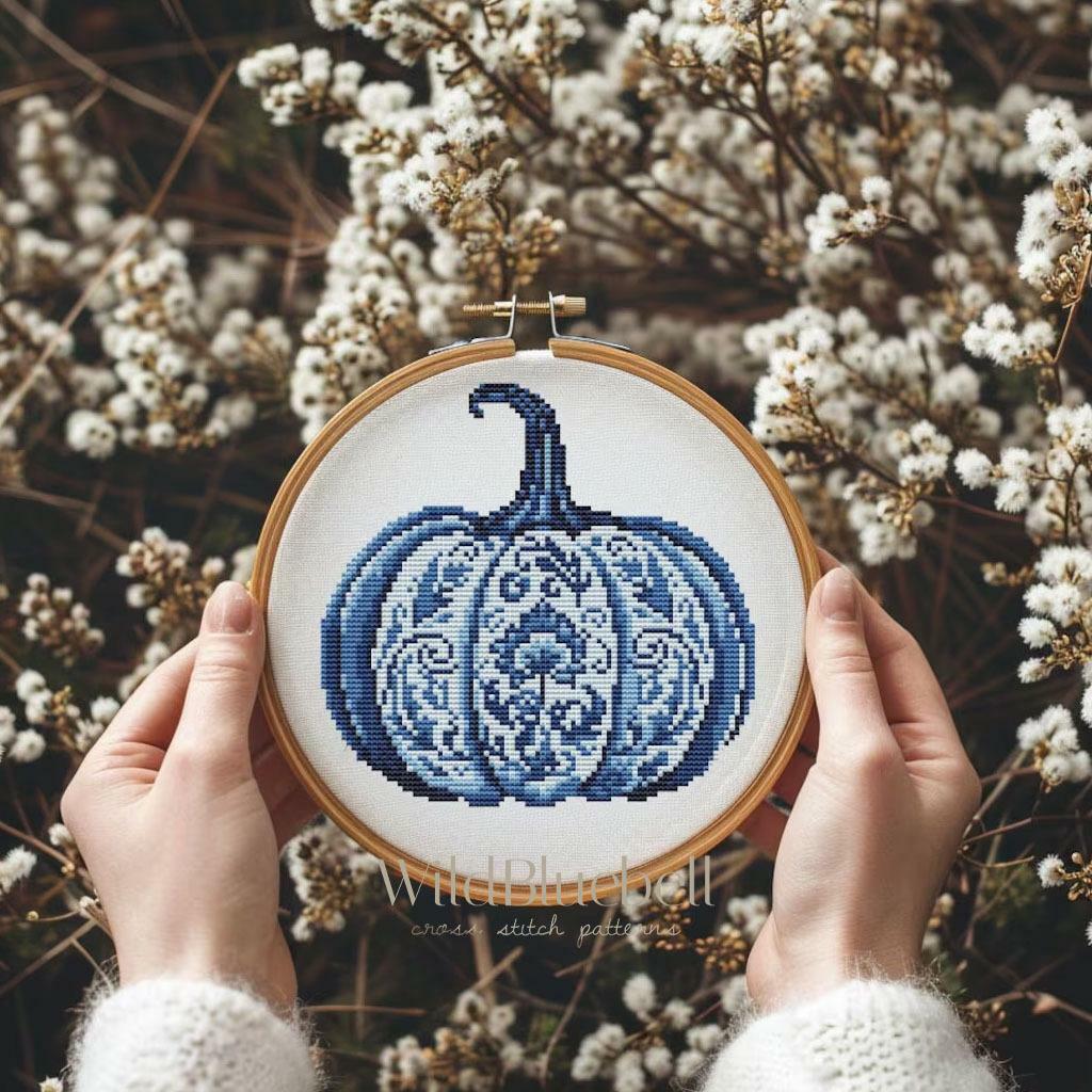 Сине-белая тыква. Электронная схема вышивки крестиком