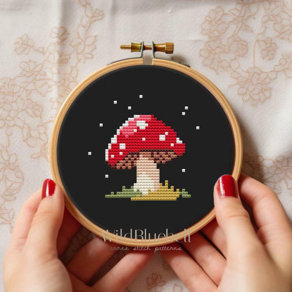 Маленький мухомор. Электронная схема вышивки крестиком
