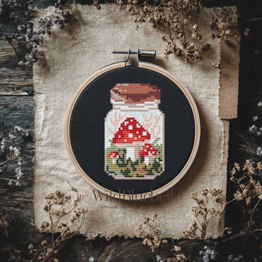 Заклинание №3: мухомор. Электронная схема вышивки крестиком