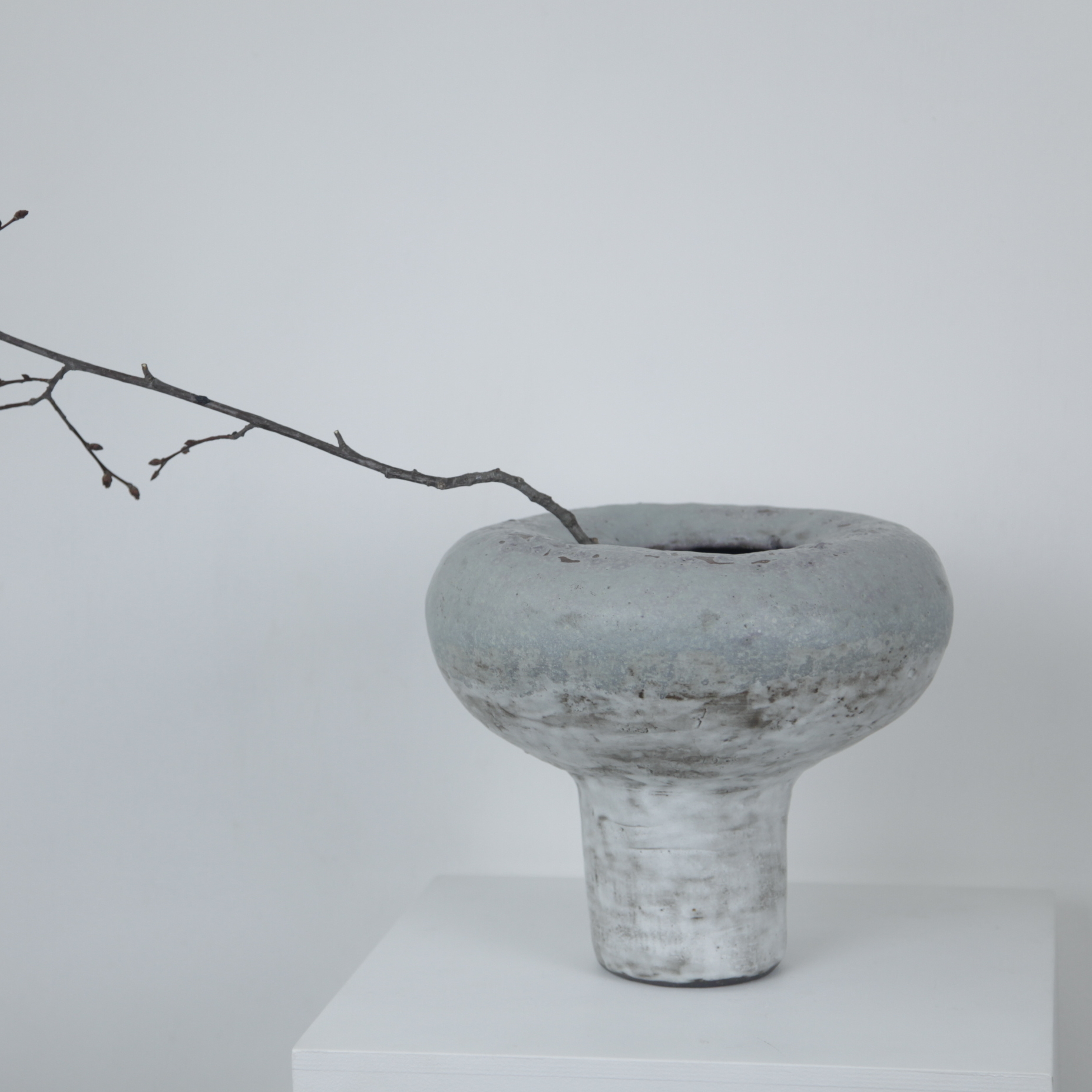 Ваза "Чугунок" сизая