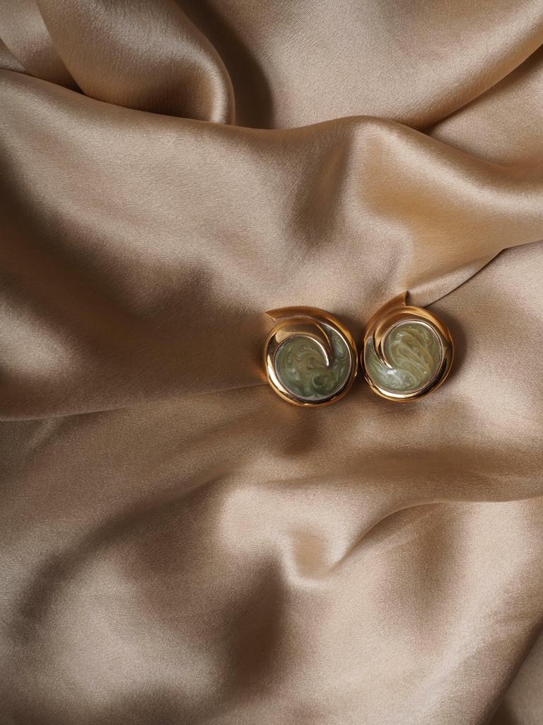 Клипсы Monet c эмалью