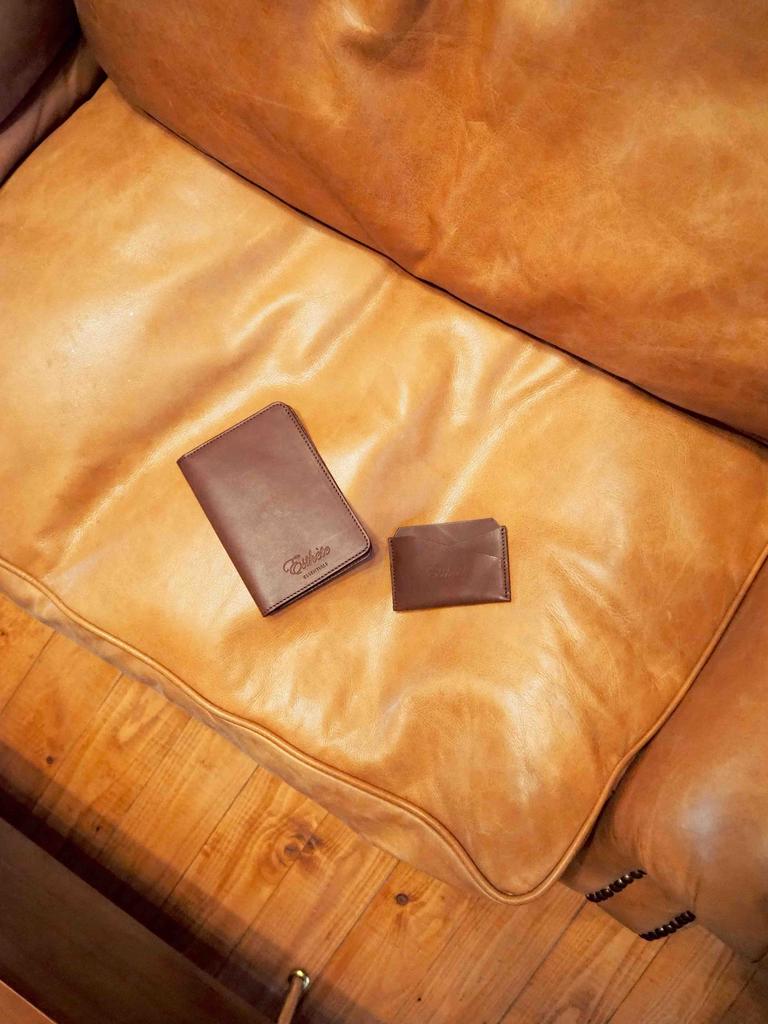 Кардхолдер Tudor brown