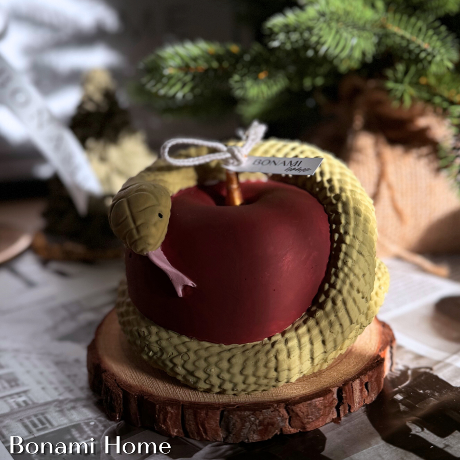 Силиконовая форма для свечей и мыла "Змея На яблоке"