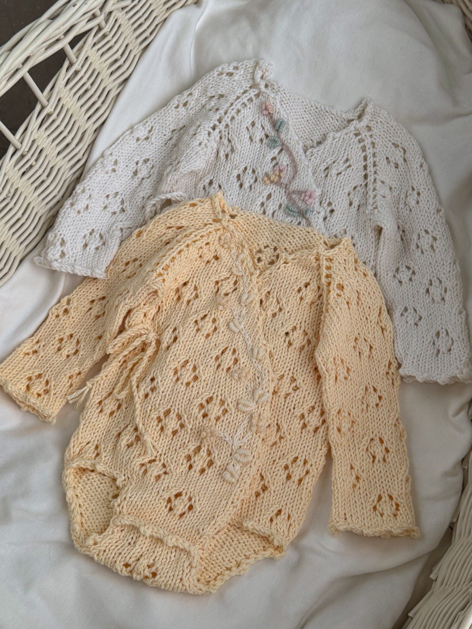 мастер-класс по вязанию боди с вышивкой "Мелодия"