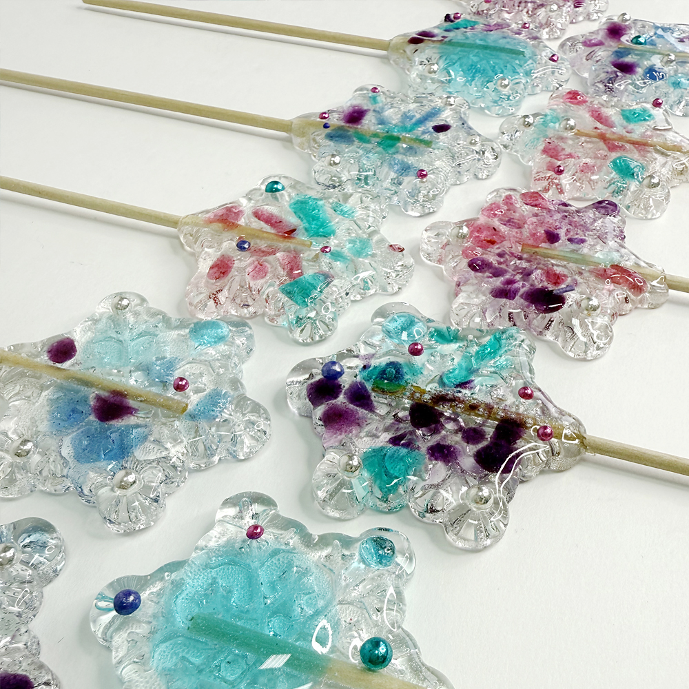 Снежинки небольшие