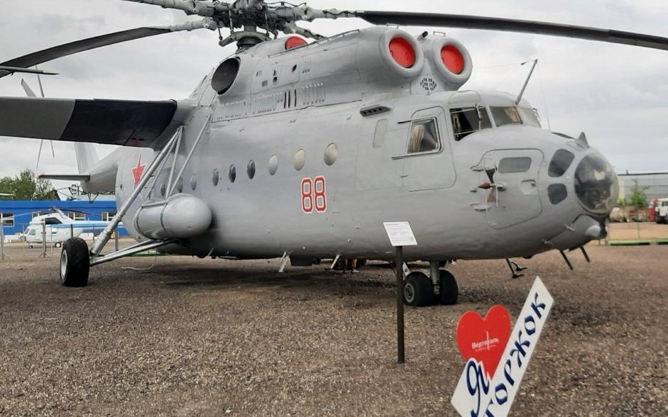 "Город куполов, вертолетов и народных костюмов"