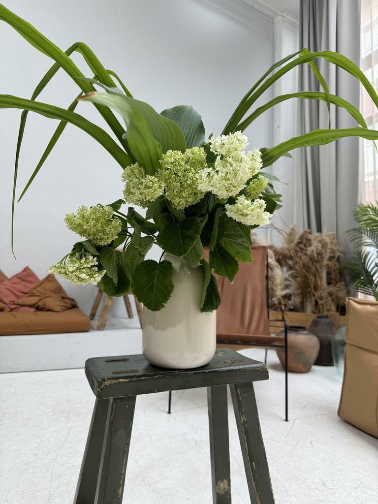 "Трехлитровая" Белая