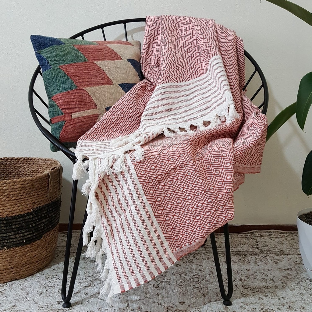 Плед красный, ромбы