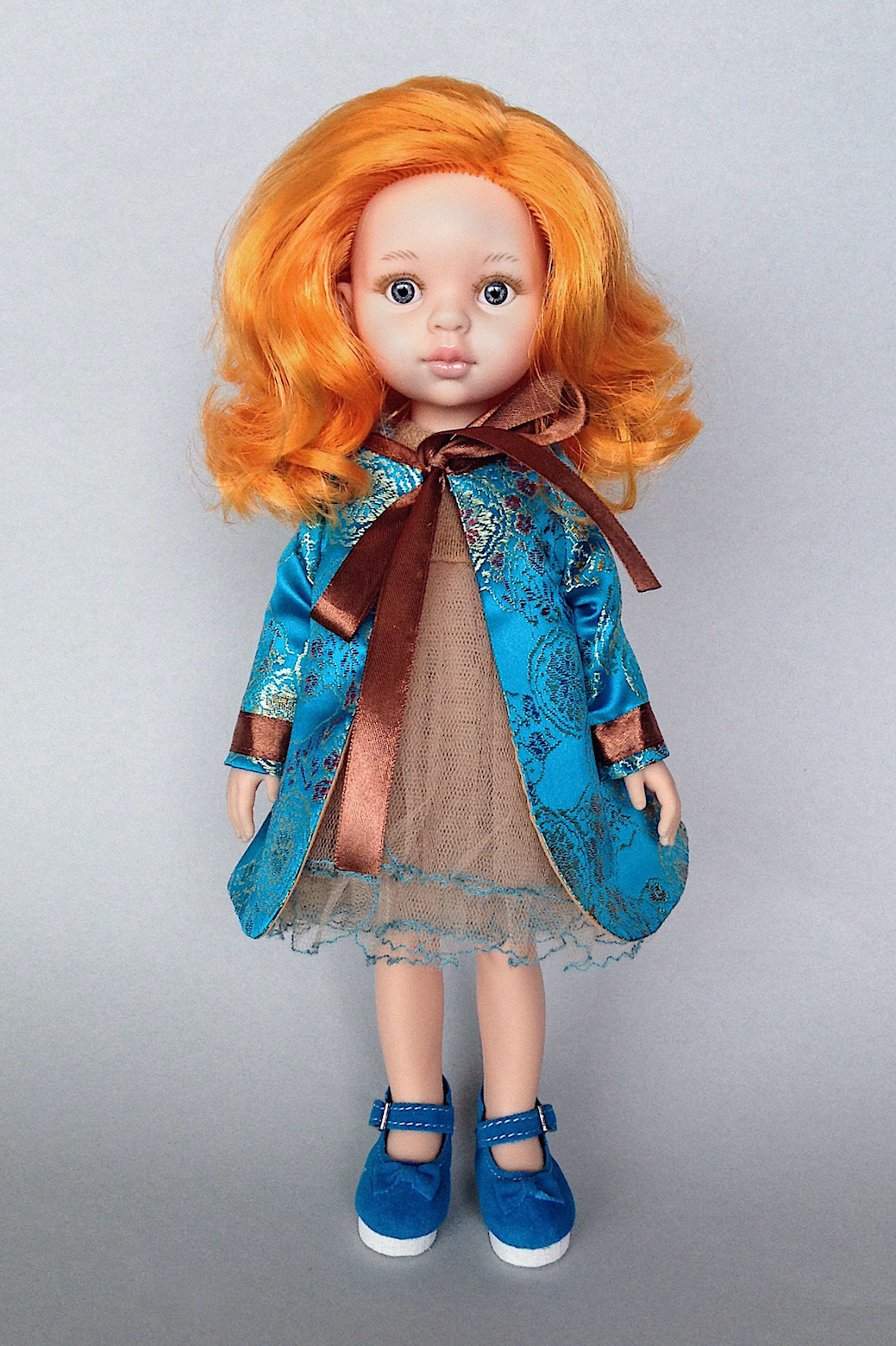 Кукла Сусанна в платье и кафтане из парчи
