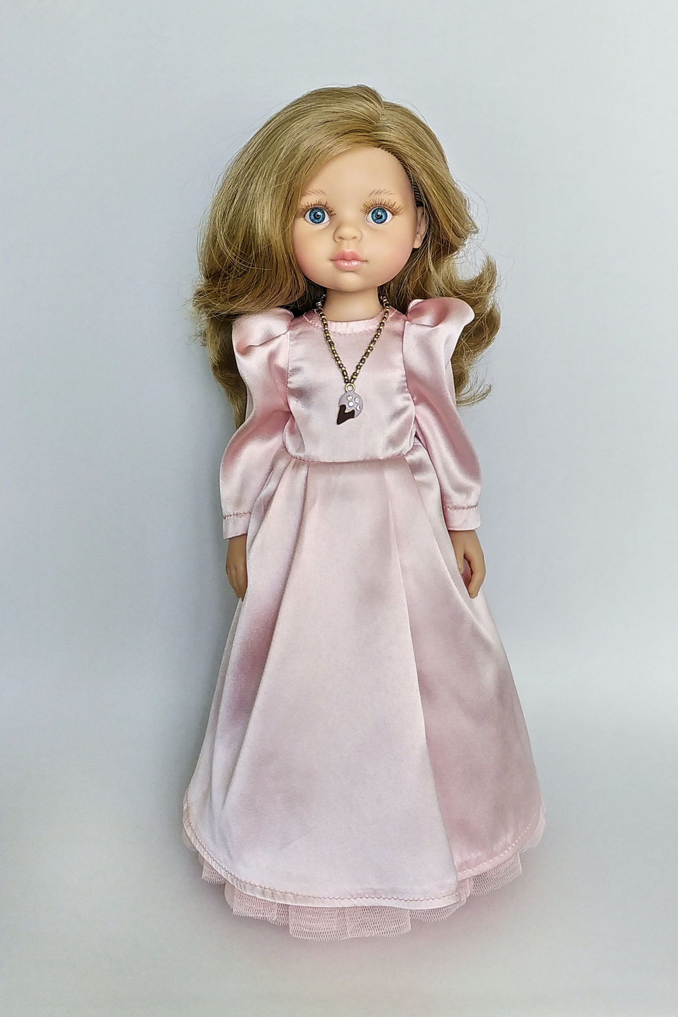 Кукла Карла в нарядном платье