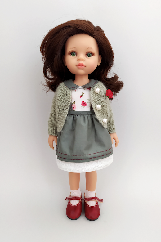 Кукла Кэрол в кофточке и платье