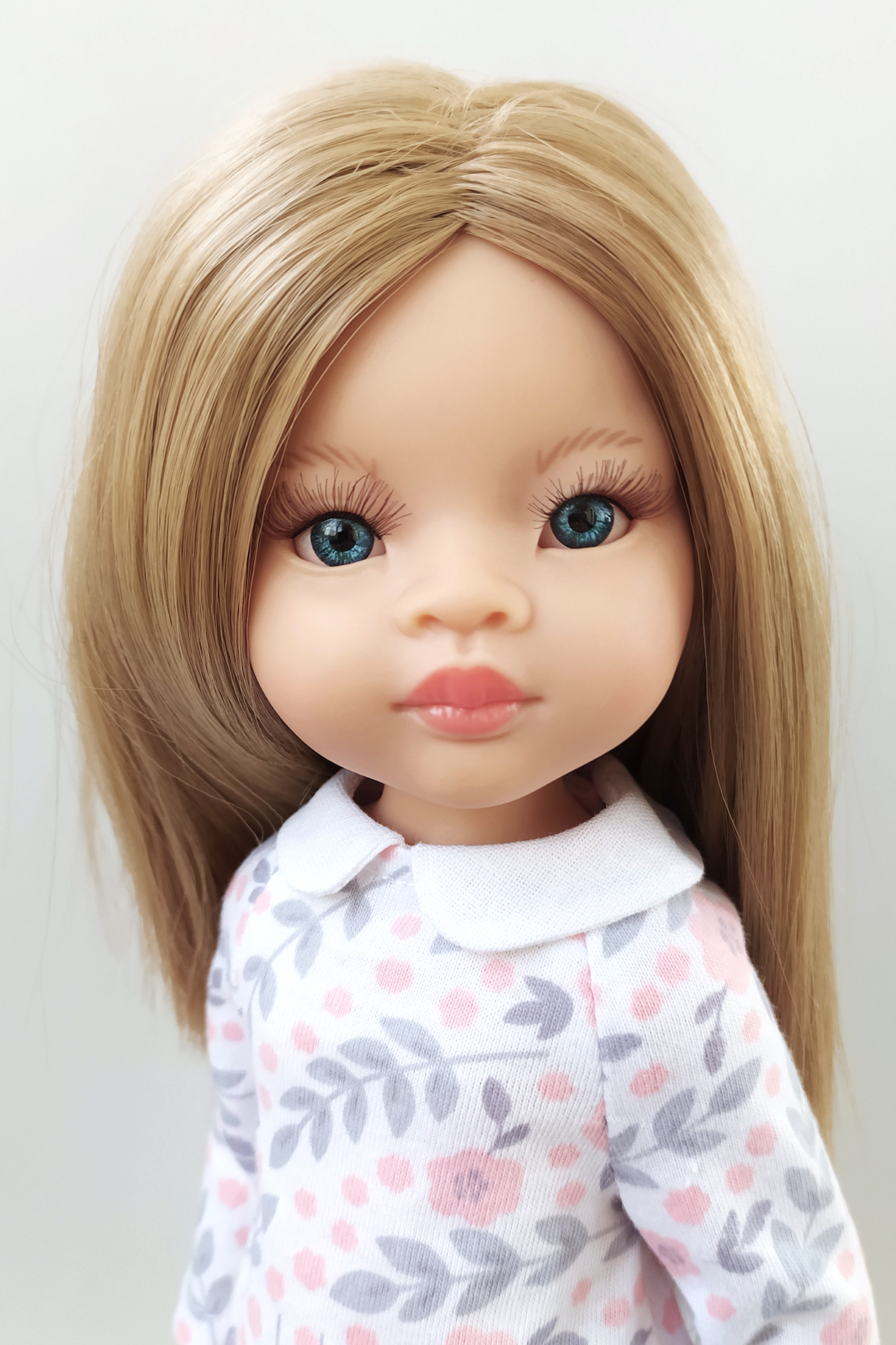 Маника 14763 в платье с воланом