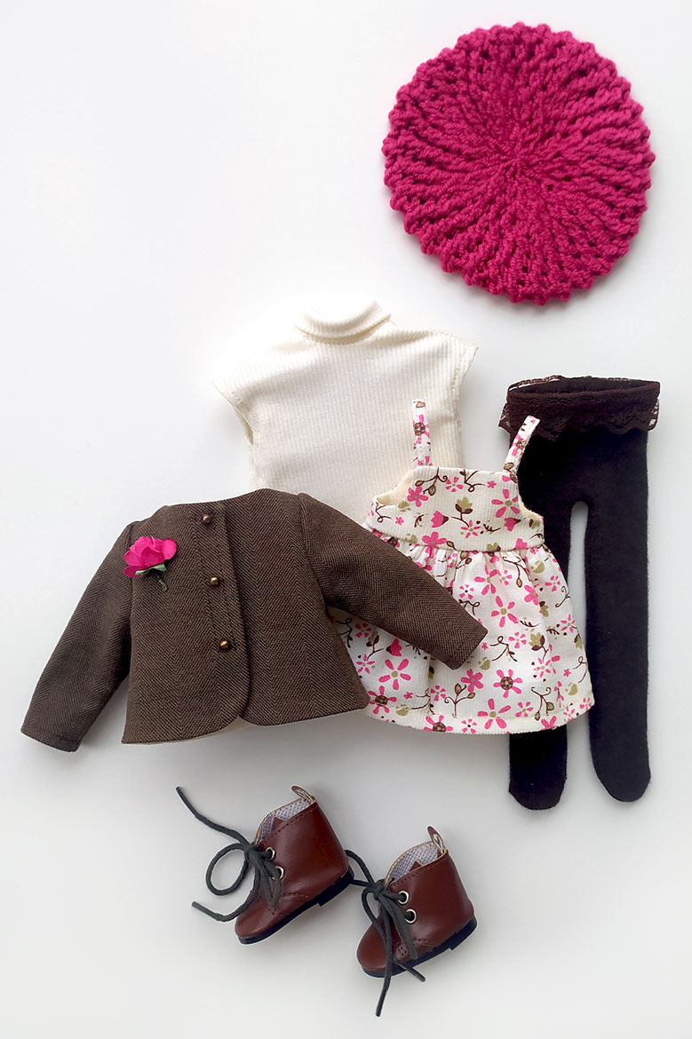 Комплект одежды для куклы на прогулку