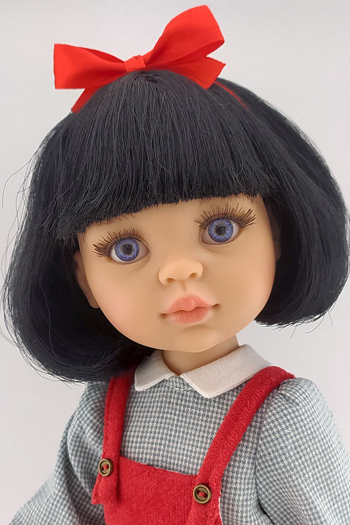 Кукла Карина Paola Reina в комбинезоне