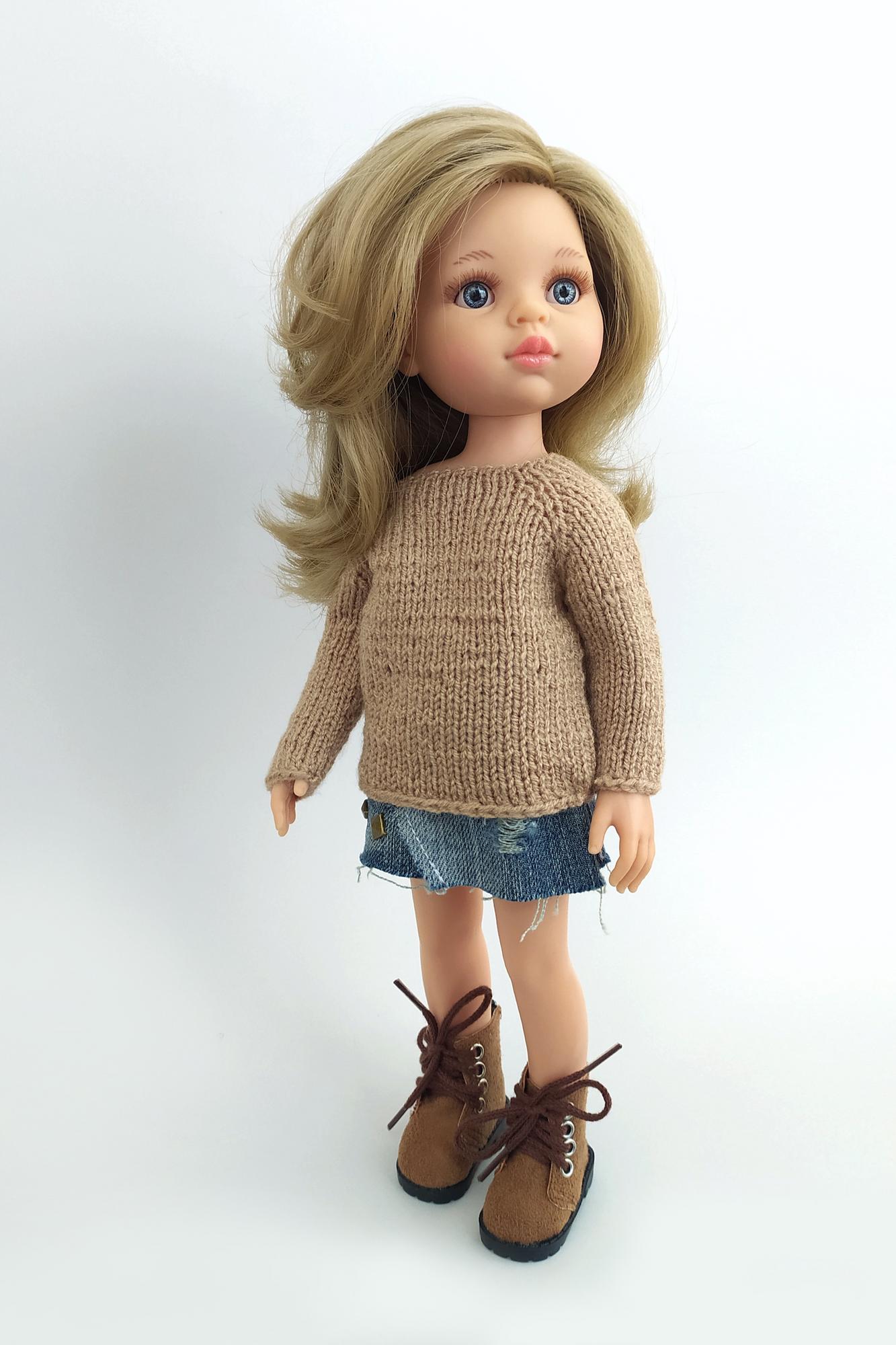 Кукла Карла в свитере и джинсовой юбке