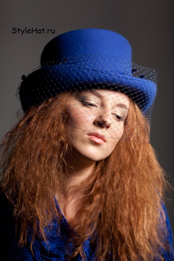 Ярко синий цилиндр шляпа