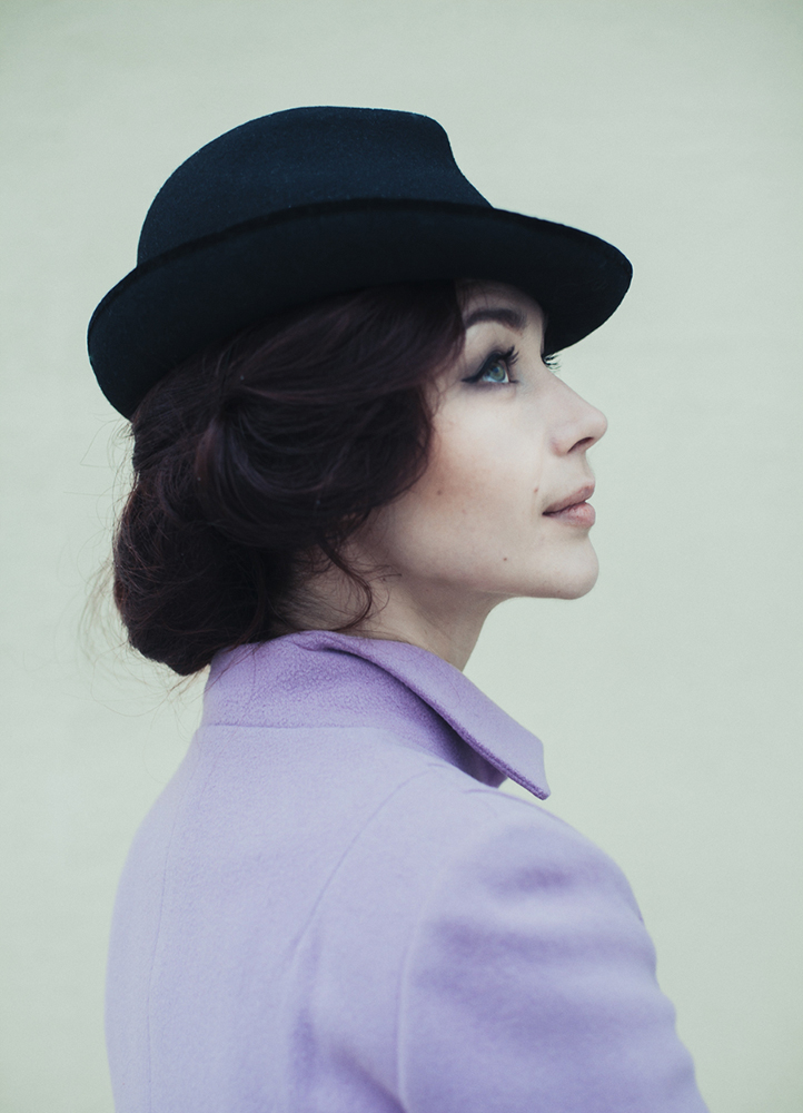Черная шляпа федора женская с маленькими полями