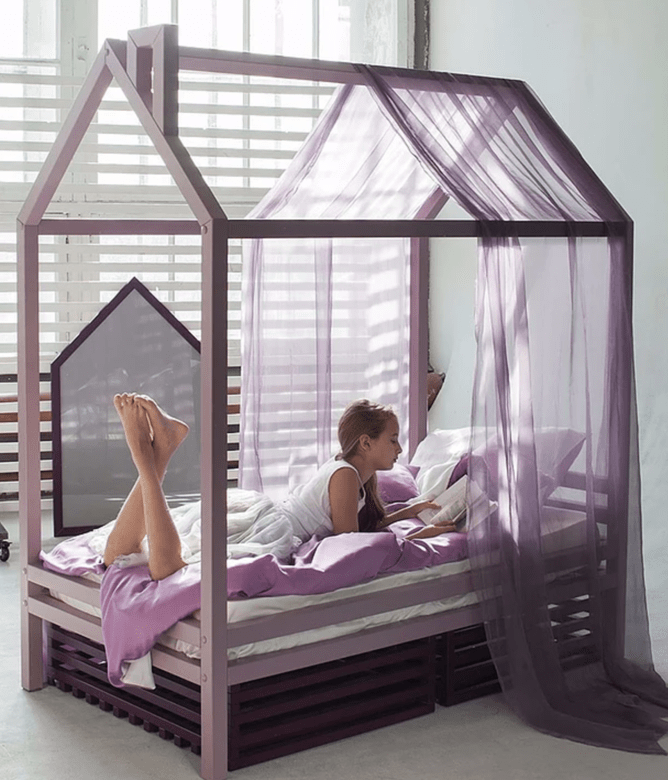 Кровать-домик на ножках M