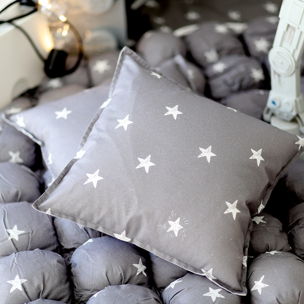 Подушка Серые звезды