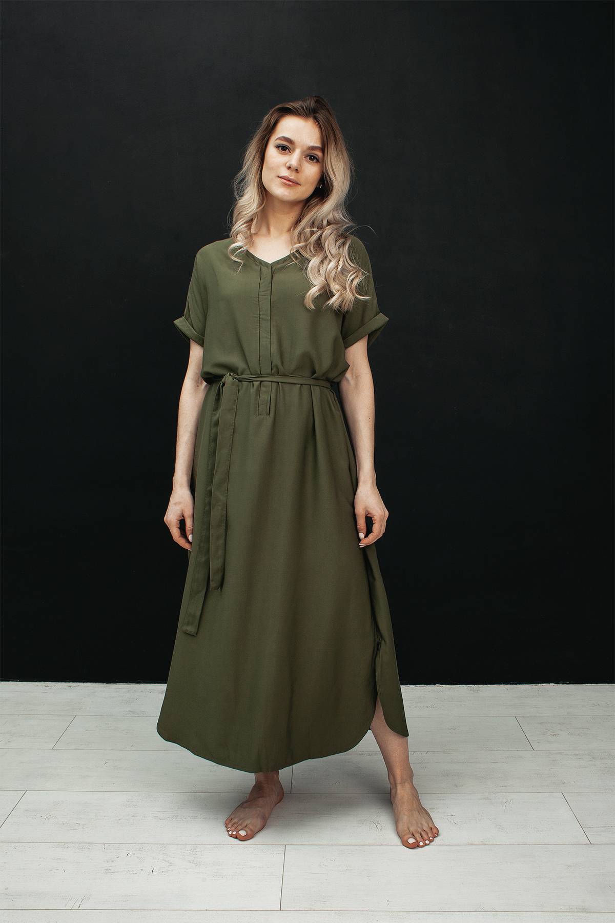 Взрослое платье с поясом зеленое