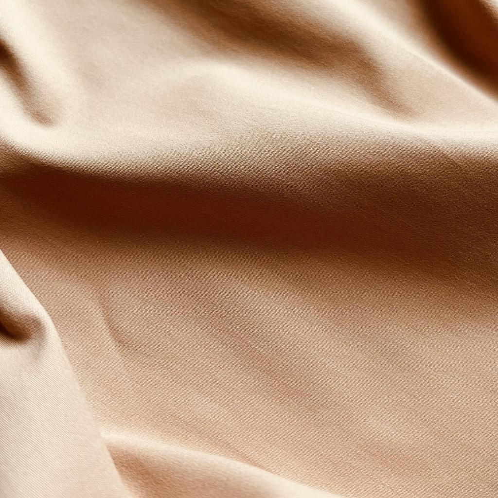 Простыня на резинке светло-оранжевая