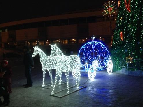 Композиция «Карета для Золушки» и два коня