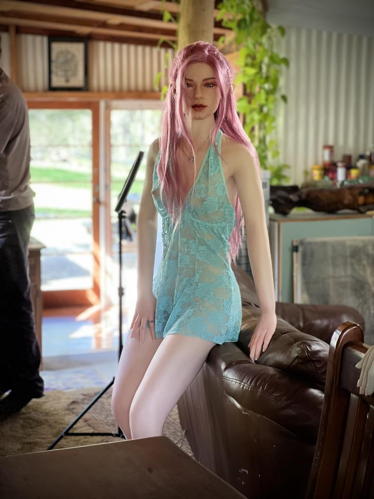 Реалистичная силиконовая / ТПЕ секс кукла Starpery 171 см -  Queen