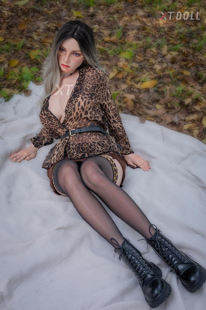 Реалистичная силиконовая / ТПЕ секс кукла  XT doll 165 E см - Melanie