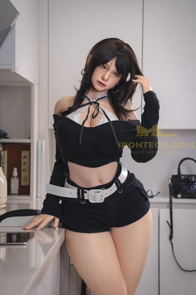 Реалистичная силиконовая секс кукла Irontech doll 165 см - Kitty