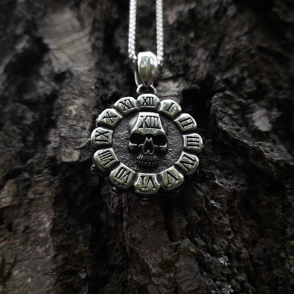Memento Mori XIII — стальной кулон на цепочке