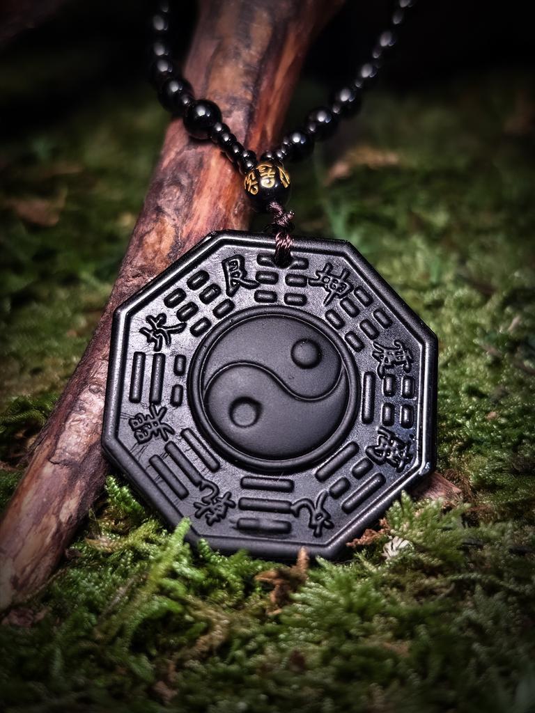 Багуа - четки-медальон