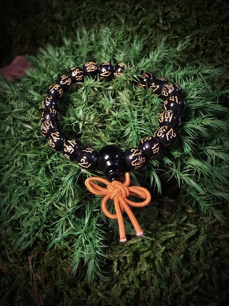 Тибетский браслет с мантрой