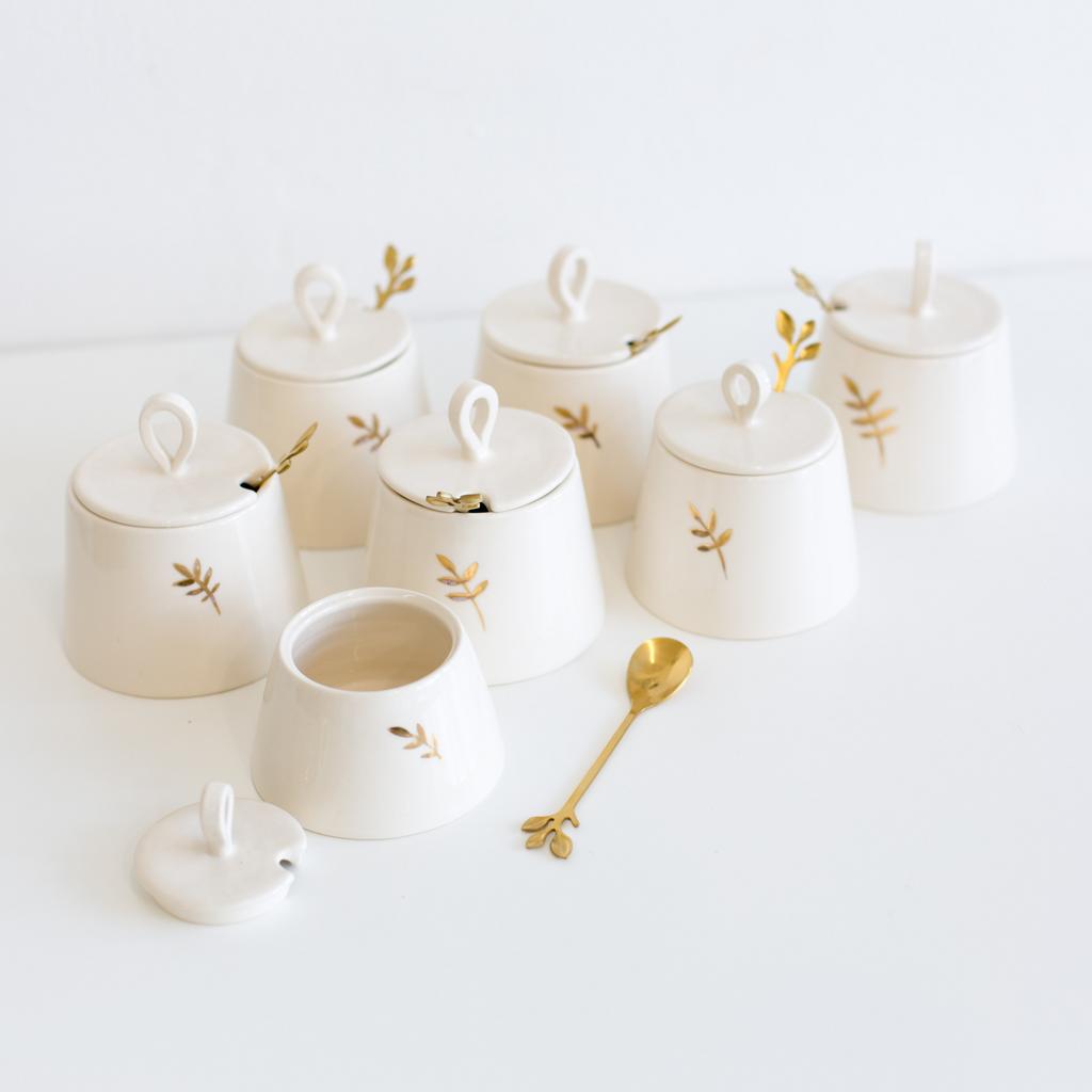 Баночка с золотым узором