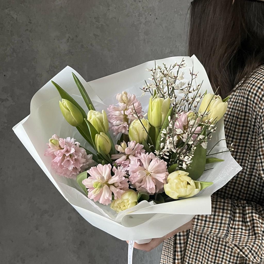 Гиацинты с тюльпанами