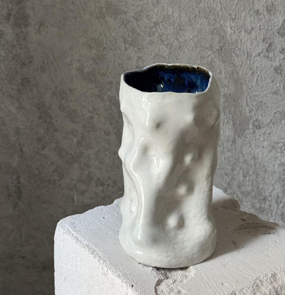 Керамическая ваза "Озеро и снег"